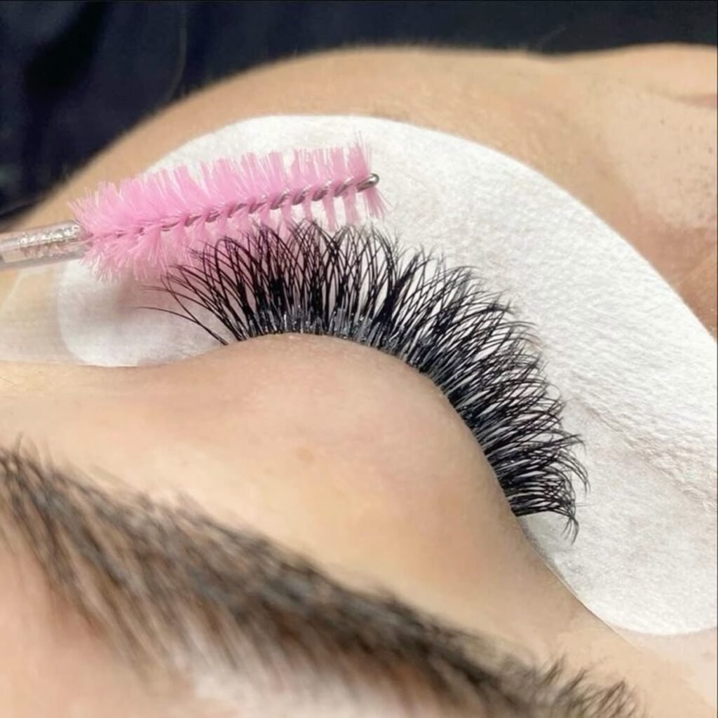 Bild eines Auges mit einer Wimpernverlängerung