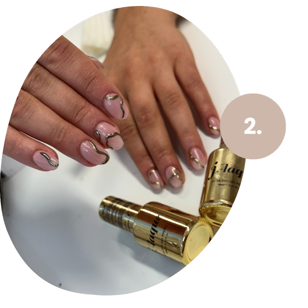 Foto von Nägeln nach einer Maniküre